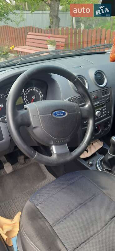 Хэтчбек Ford Fusion 2009 в Чуднове