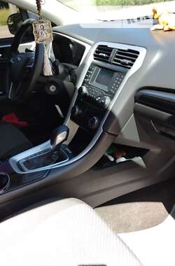Седан Ford Fusion 2014 в 