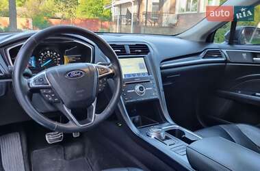 Седан Ford Fusion 2017 в 