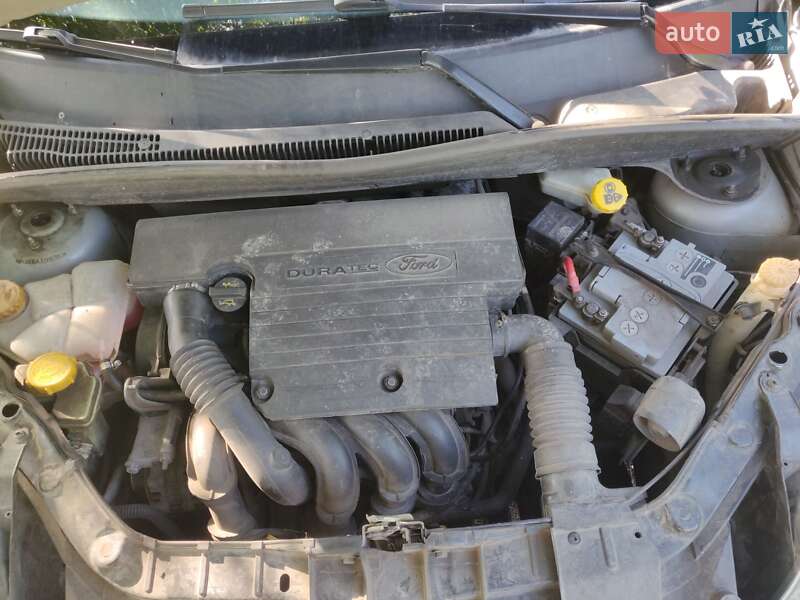Хетчбек Ford Fusion 2005 в Підгородному
