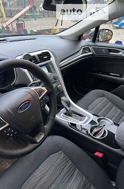 Седан Ford Fusion 2015 в Вишневом