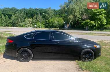 Седан Ford Fusion 2016 в 