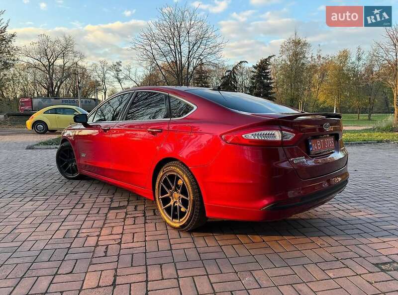 Седан Ford Fusion 2015 в Софіївській Борщагівці