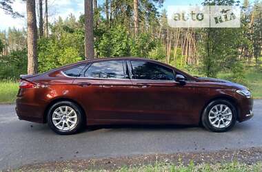 Седан Ford Fusion 2015 в Смеле