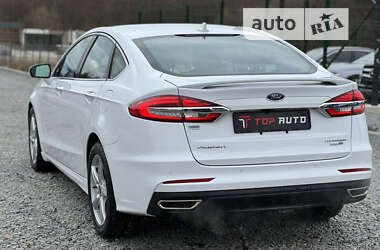 Седан Ford Fusion 2020 в Львове