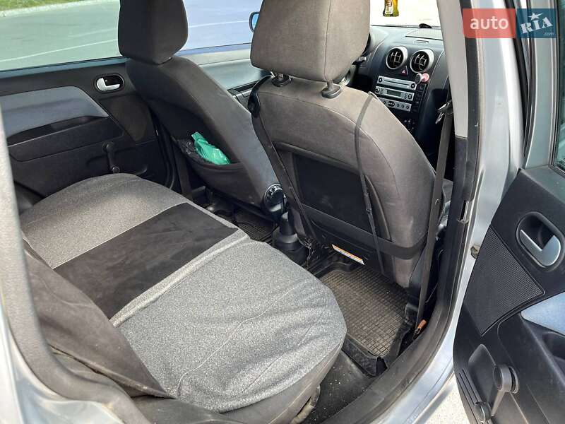 Хэтчбек Ford Fusion 2005 в Виннице