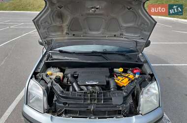 Хэтчбек Ford Fusion 2005 в Виннице