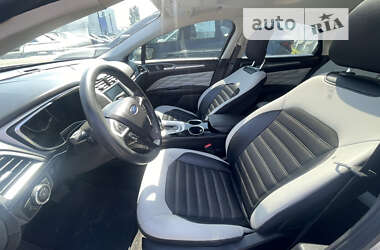 Седан Ford Fusion 2012 в 