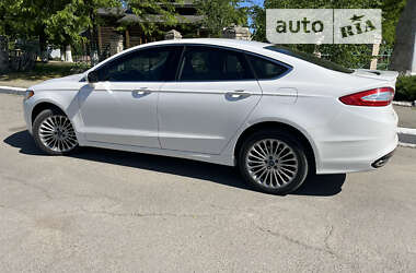 Седан Ford Fusion 2015 в Первомайську