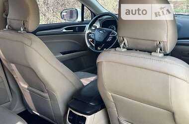 Седан Ford Fusion 2014 в 