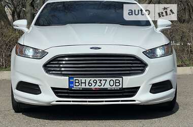 Седан Ford Fusion 2014 в 