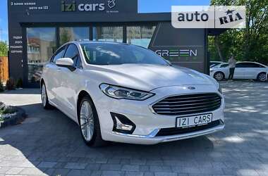 Седан Ford Fusion 2019 в Львові