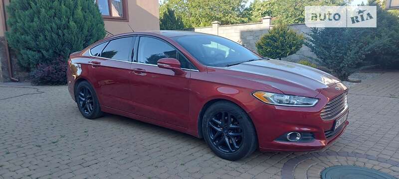 Седан Ford Fusion 2015 в Ровно