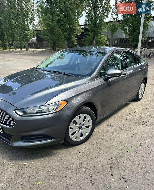Седан Ford Fusion 2013 в 