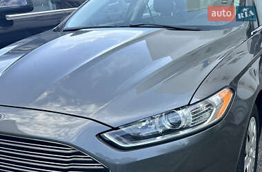 Седан Ford Fusion 2013 в 