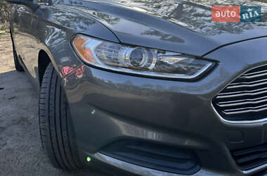 Седан Ford Fusion 2013 в 