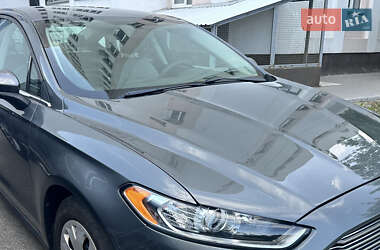 Седан Ford Fusion 2013 в 