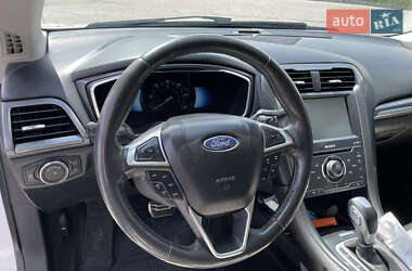 Седан Ford Fusion 2014 в 