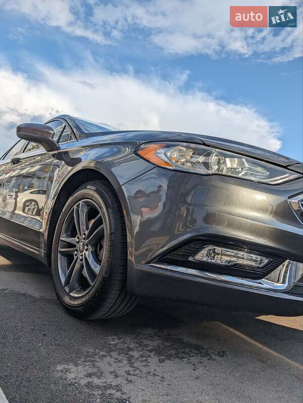 Седан Ford Fusion 2017 в 