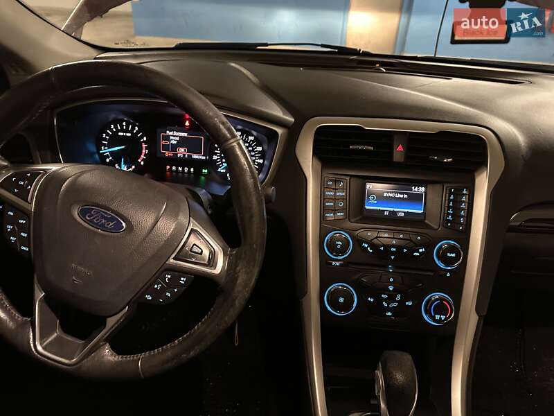 Седан Ford Fusion 2014 в Одесі
