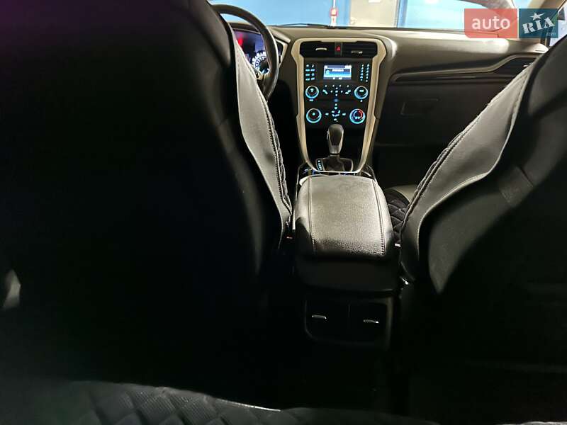 Седан Ford Fusion 2014 в Одесі