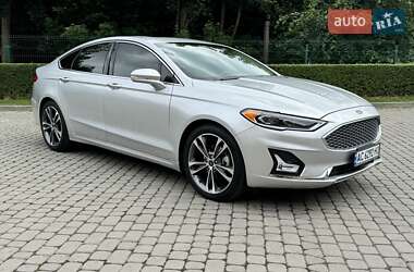 Седан Ford Fusion 2019 в 