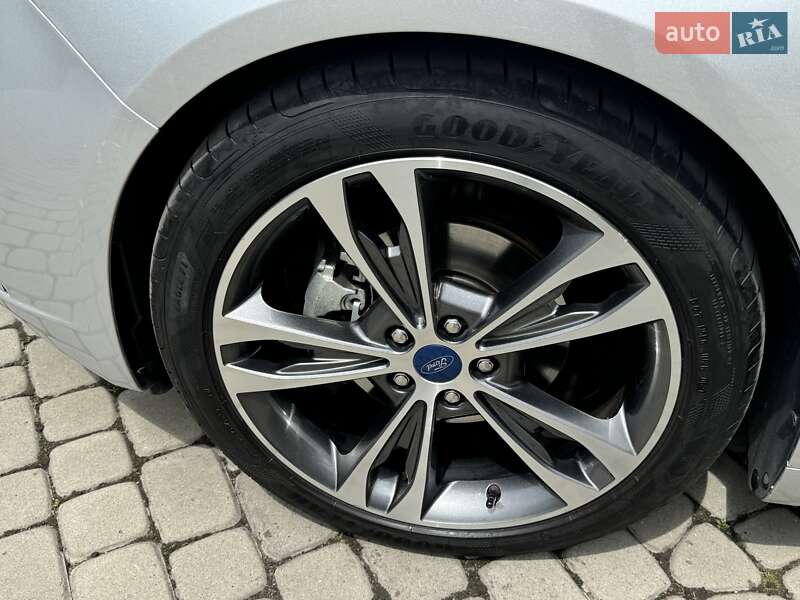 Седан Ford Fusion 2019 в Луцке
