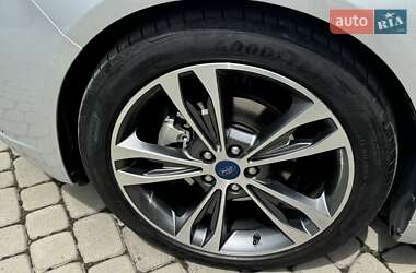 Седан Ford Fusion 2019 в 