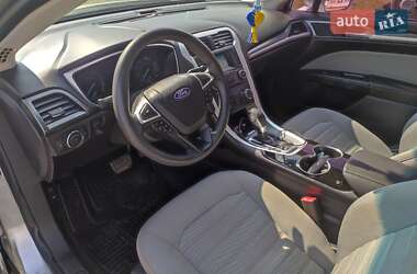 Седан Ford Fusion 2015 в 