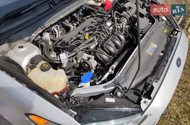 Седан Ford Fusion 2015 в 