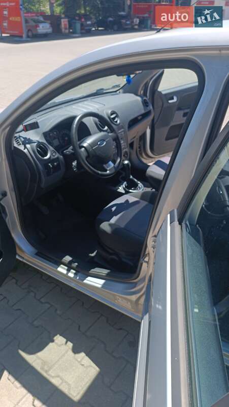 Хэтчбек Ford Fusion 2010 в Виннице