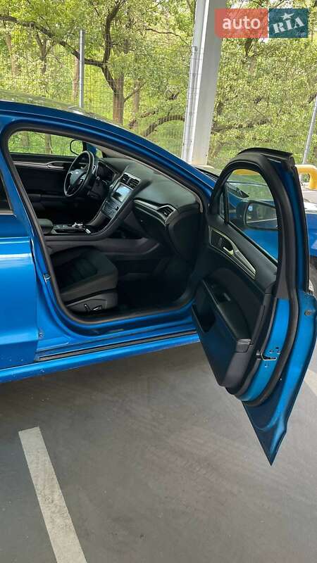 Седан Ford Fusion 2019 в Брусилові
