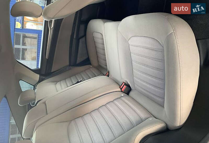 Седан Ford Fusion 2019 в Черкасах