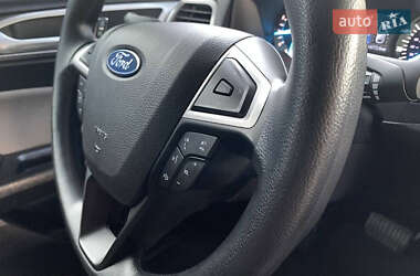 Седан Ford Fusion 2019 в 