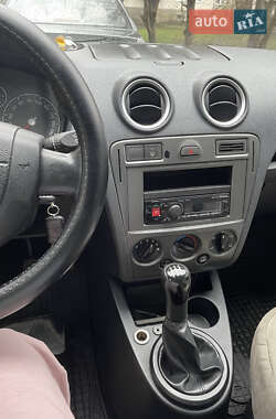 Хэтчбек Ford Fusion 2008 в Ивано-Франковске