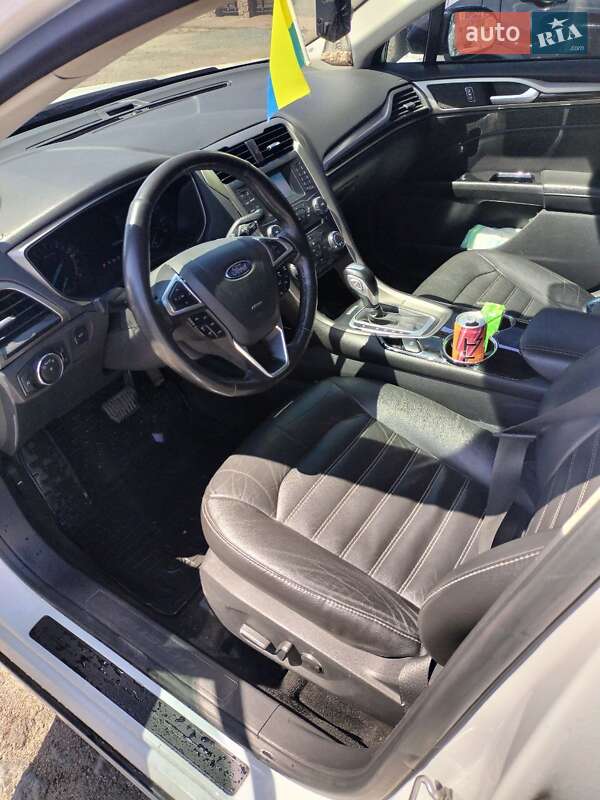 Седан Ford Fusion 2014 в Чуднові