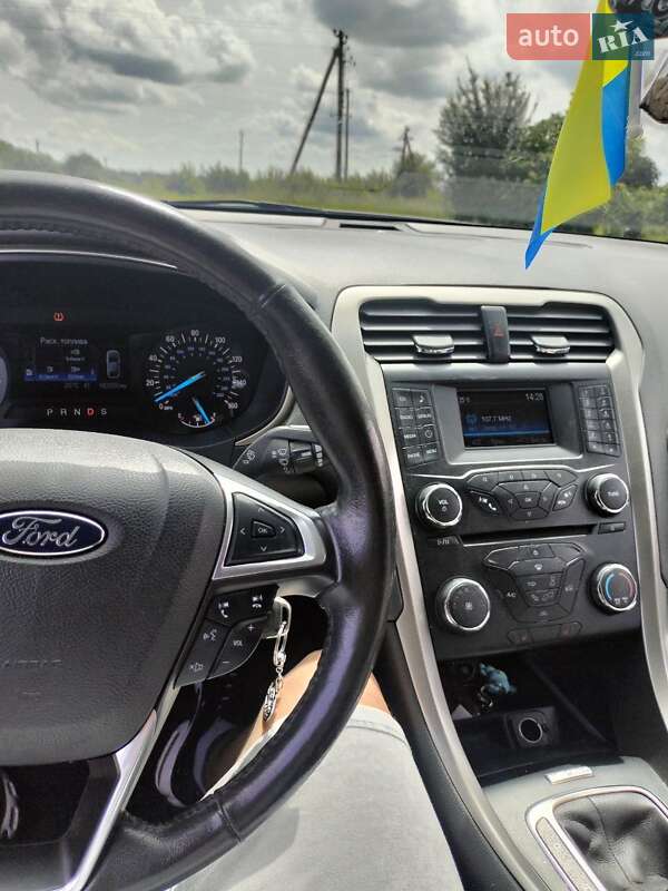 Седан Ford Fusion 2014 в Чуднові