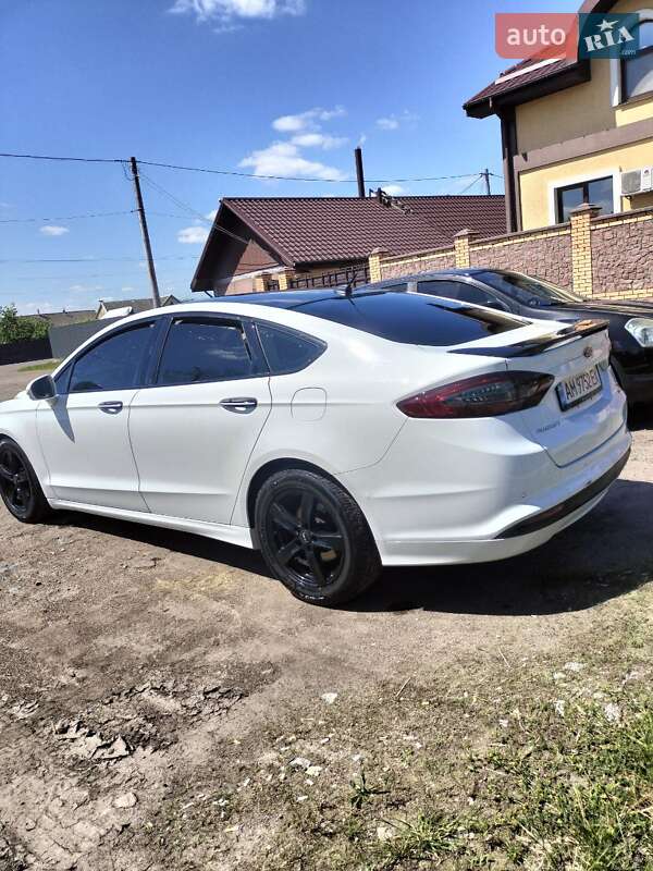 Седан Ford Fusion 2014 в Чуднові