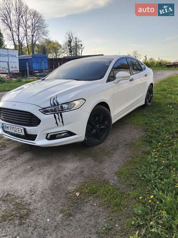 Седан Ford Fusion 2014 в Чуднові