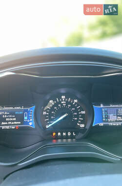 Седан Ford Fusion 2019 в 