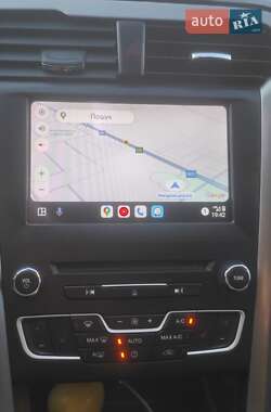 Седан Ford Fusion 2017 в 