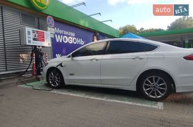 Седан Ford Fusion 2017 в 