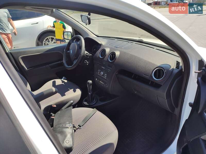 Хэтчбек Ford Fusion 2008 в Виннице
