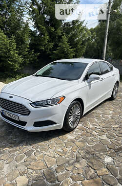 Седан Ford Fusion 2015 в Львові