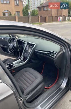Седан Ford Fusion 2014 в 