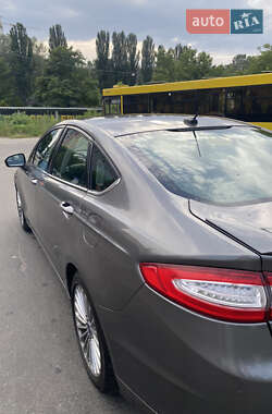Седан Ford Fusion 2014 в 