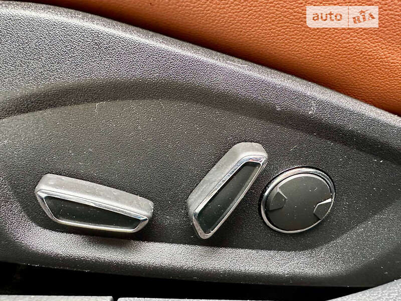 Седан Ford Fusion 2019 в Львове