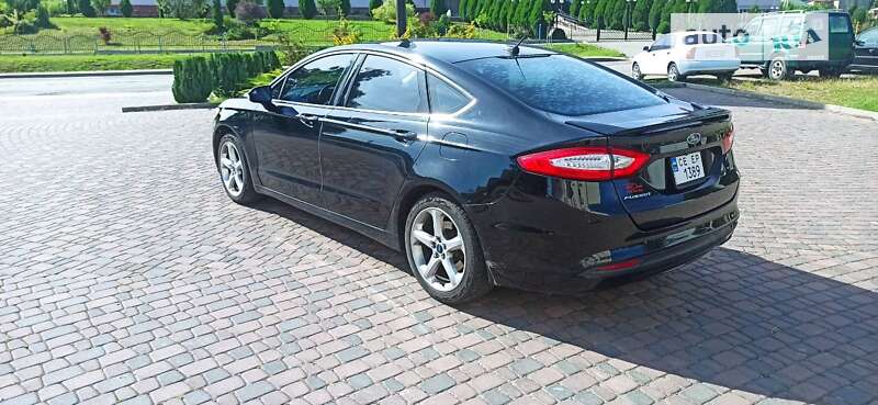 Седан Ford Fusion 2015 в Чернівцях