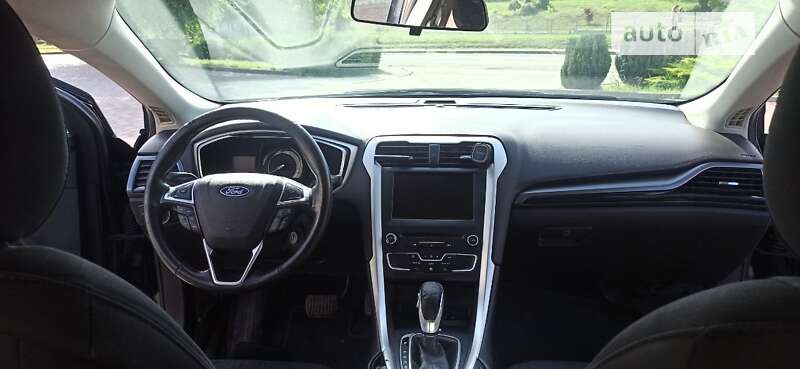 Седан Ford Fusion 2015 в Чернівцях
