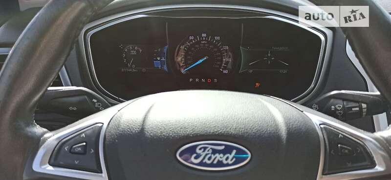 Седан Ford Fusion 2015 в Чернівцях